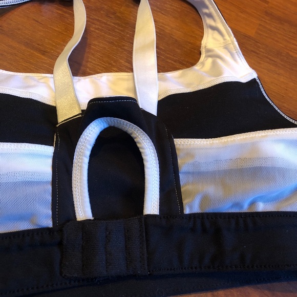 Fabletics Sports Bra. Size small. Great condition - Picture 3 of 10